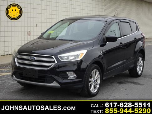 Used 2017 Ford Escape SE image 1
