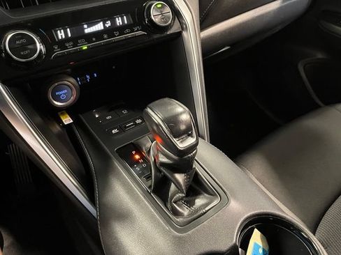 Used 2021 Toyota Venza LE w/ Carpet Mat Package (TMS) AWD/4WD image 29