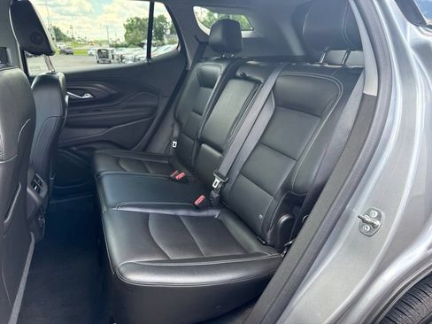 Used 2024 GMC Terrain SLT AWD/4WD image 15
