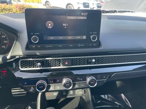 Used 2025 Honda Civic Sport image 13