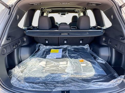 New 2026 Subaru Forester Premium AWD/4WD image 32
