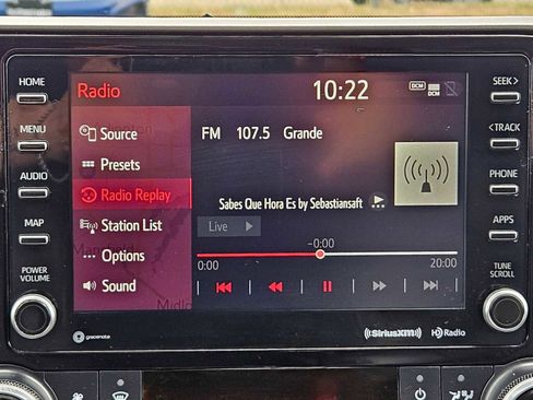 Used 2021 Toyota Highlander XLE image 28