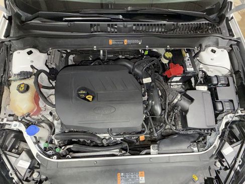 Used 2017 Ford Fusion SE w/ Fusion SE Technology Package image 18