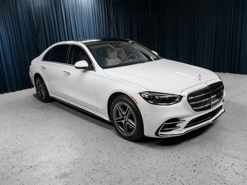 New 2026 Mercedes-Benz S 500 4MATIC image 3