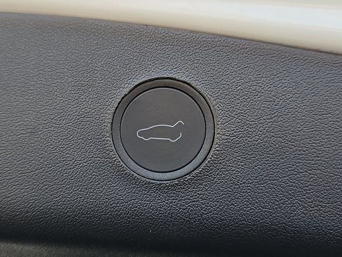 Used 2023 Tesla Model 3 Standard Range RWD image 22