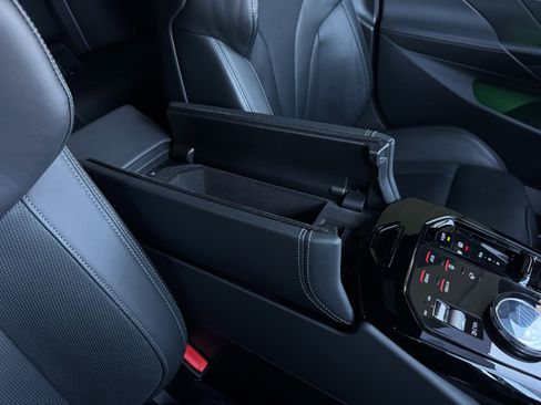 Used 2025 BMW M5 Touring image 30