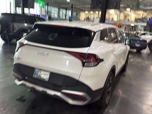 Used 2023 Kia Sportage LX FWD image 7