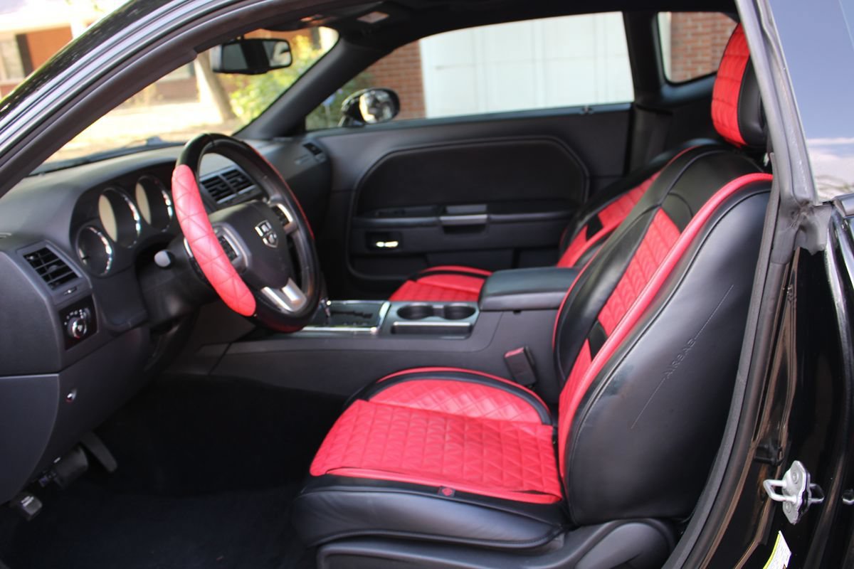Used 2013 Dodge Challenger R/T Plus RWD image 8