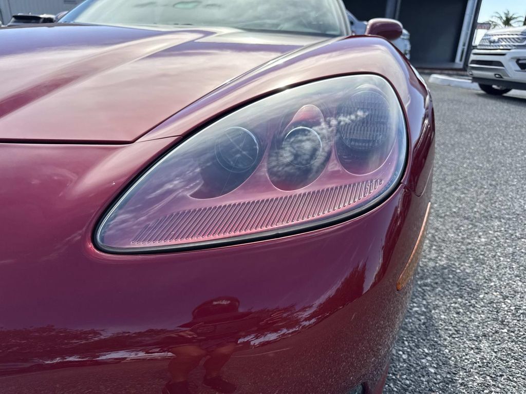 Used 2005 Chevrolet Corvette Coupe w/ Preferred Equipment Group RWD image 9