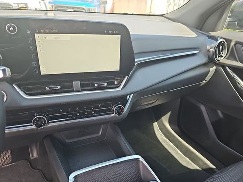 Used 2025 Chevrolet Equinox LT FWD image 21