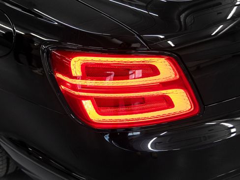 New 2026 Bentley Flying Spur Plug-In Hybrid image 17