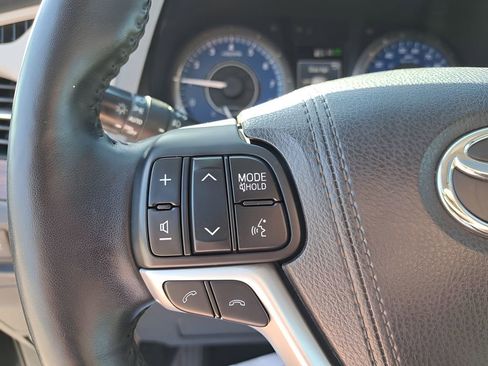 Used 2018 Toyota Sienna Limited Premium w/ Carpet Mat Package image 19