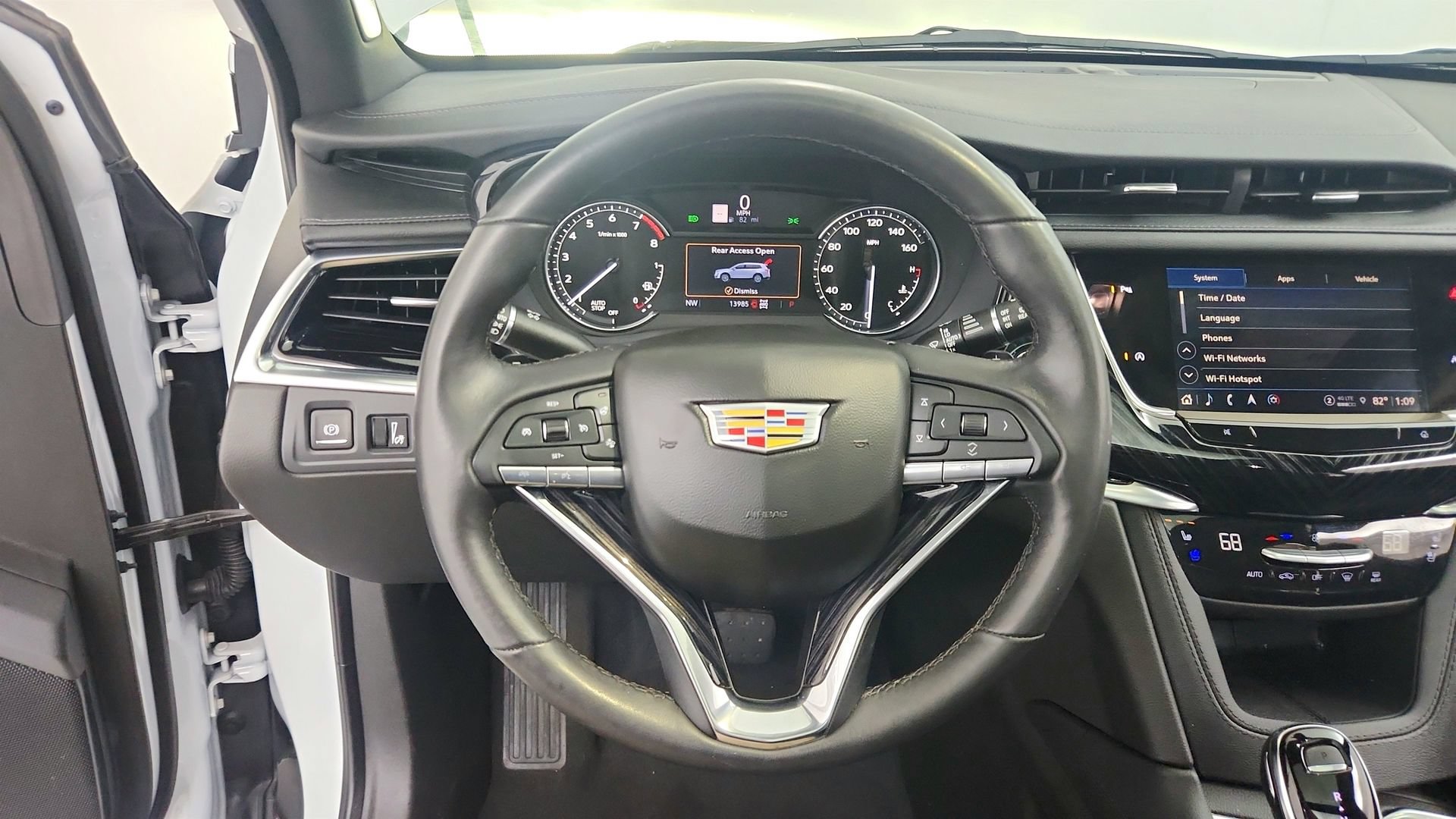 Certified 2024 Cadillac XT6 Premium Luxury w/ LPO, Floor Liner Package AWD/4WD image 19