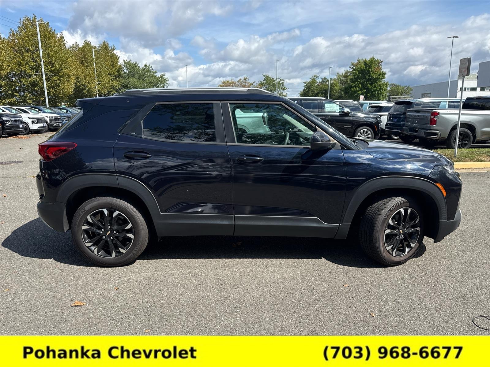 Used 2021 Chevrolet TrailBlazer LT w/ Convenience Package AWD/4WD image 9