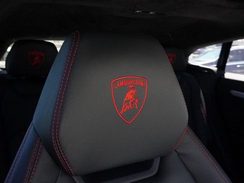 Used 2020 Lamborghini Urus AWD/4WD image 35