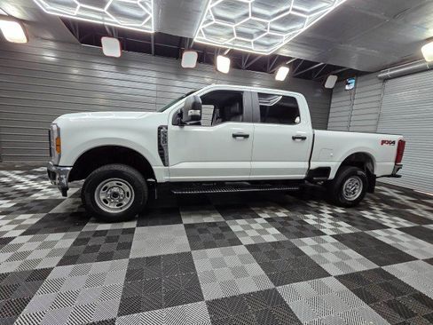 Used 2023 Ford F350 XL w/ XL Off-Road Package AWD/4WD image 9