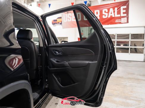 Used 2020 Chevrolet Traverse LT w/ Driver Confidence II Package image 42