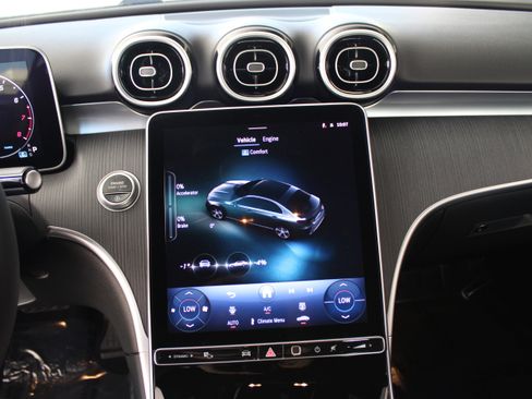 Used 2025 Mercedes-Benz C 300 Sedan image 15