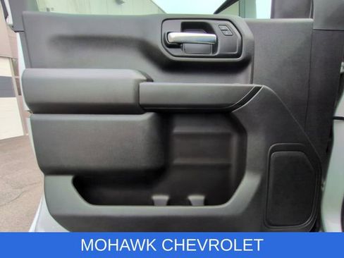 Used 2022 Chevrolet Silverado 2500 Custom w/ Custom Value Package image 22