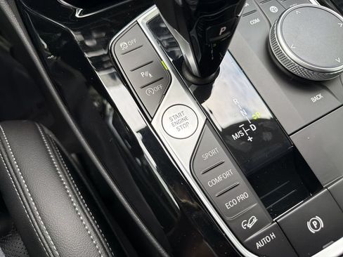 Used 2022 BMW X4 xDrive30i AWD/4WD image 18