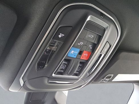 New 2025 Jeep Grand Cherokee L Altitude image 30