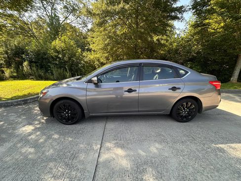 Used 2017 Nissan Sentra S FWD image 2