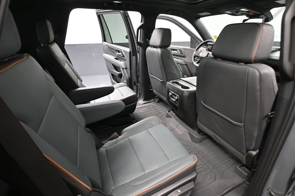 Used 2025 GMC Yukon AT4 AWD/4WD image 46