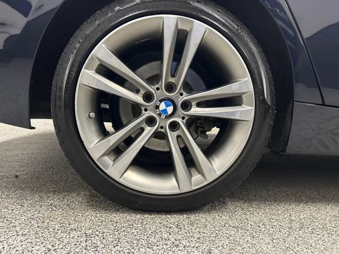 Used 2017 BMW 330i xDrive Sedan w/ Premium Package AWD/4WD image 7