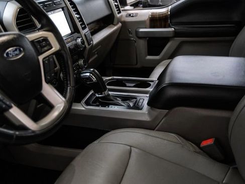 Used 2019 Ford F150 Lariat w/ Equipment Group 502A Luxury image 23