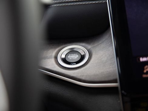 Used 2023 Jeep Grand Cherokee Limited image 15