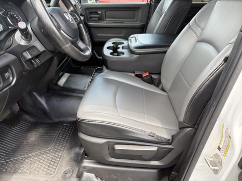 Used 2024 RAM 3500 Tradesman w/ Chrome Appearance Group AWD/4WD image 11