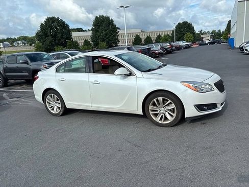 Used 2016 Buick Regal Premium w/ Driver Confidence Package #1 AWD/4WD image 4