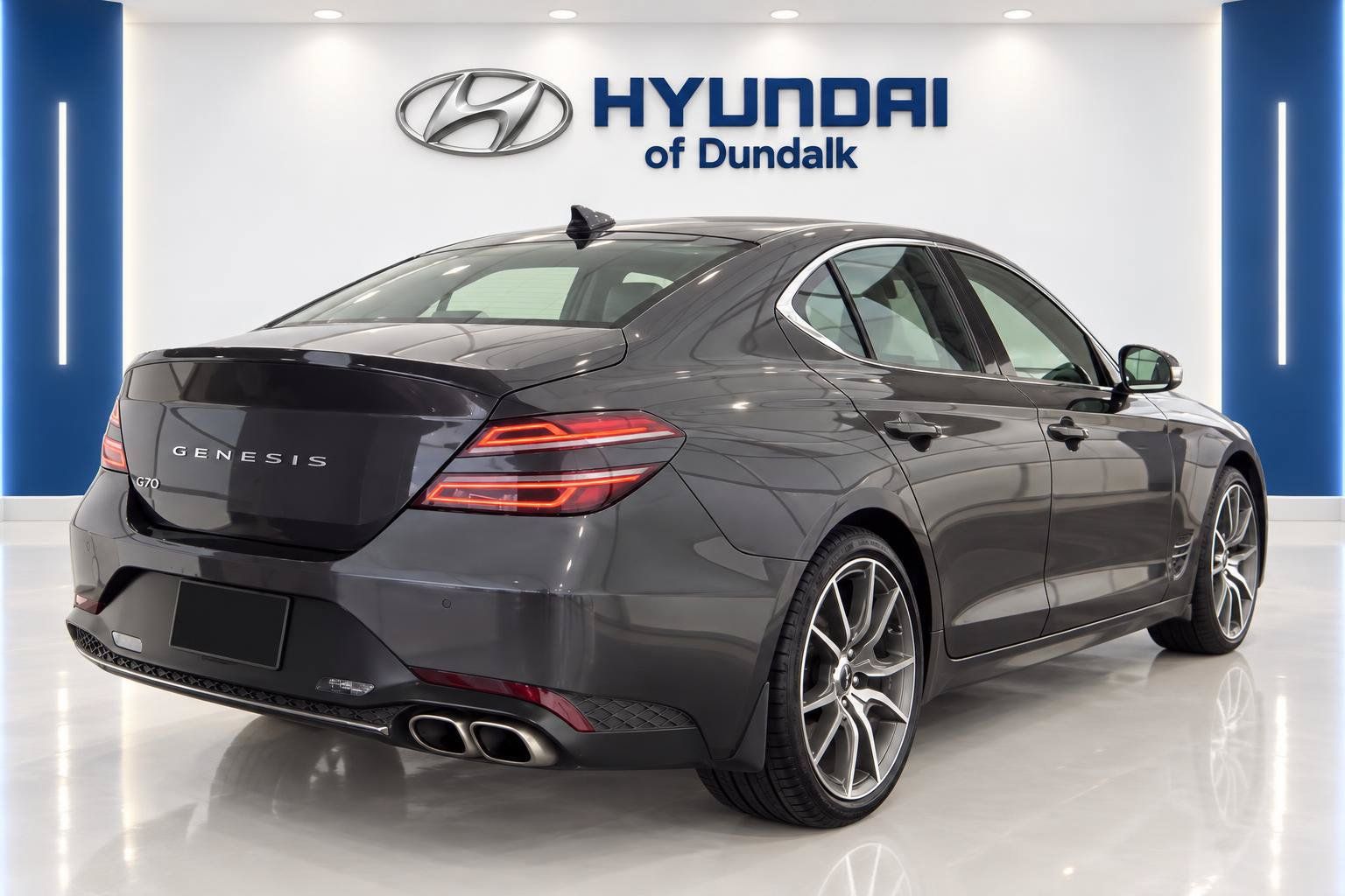 Used 2023 Genesis G70 2.0T RWD image 4