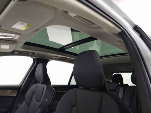 Certified 2025 Volvo XC90 B6 Plus image 18