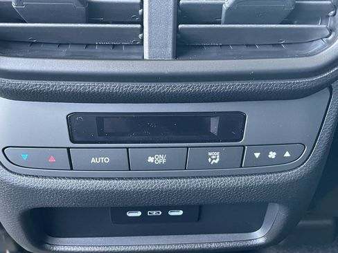 New 2025 Honda Pilot EX-L image 24