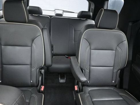 Used 2023 Chevrolet Traverse Premier w/ Redline Edition AWD/4WD image 37