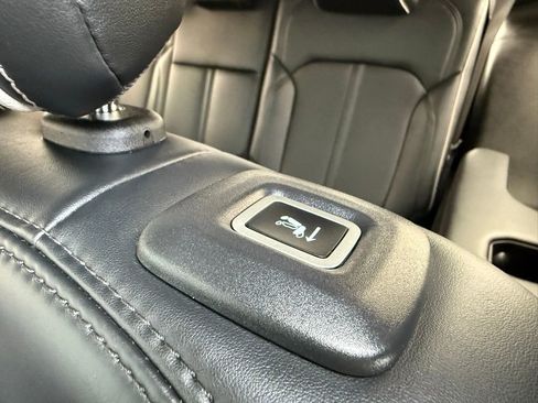 Used 2023 Jeep Grand Wagoneer Series II image 38