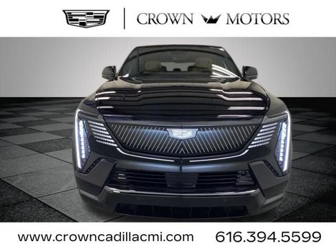 Certified 2025 Cadillac Escalade IQ Sport 2 AWD/4WD image 2