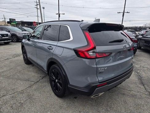 Used 2025 Honda CR-V Sport Touring image 4