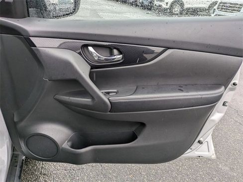 Used 2019 Nissan Rogue SL image 37