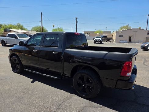 Used 2016 RAM 1500 Express w/ Black Ram 1500 Express Group AWD/4WD image 19