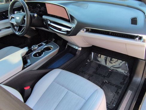 Certified 2024 Cadillac Lyriq Luxury RWD image 30