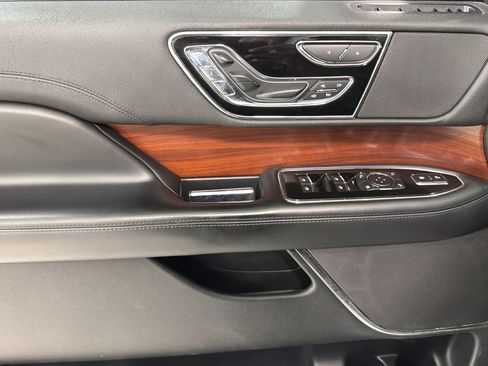 Used 2020 Lincoln Navigator L Reserve RWD image 11