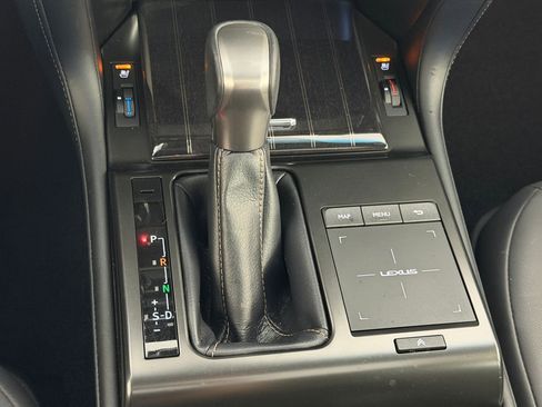 Used 2022 Lexus GX 460 Premium w/ Accessory Package image 15