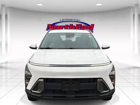 Used 2024 Hyundai Kona SEL w/ Convenience Package image 2
