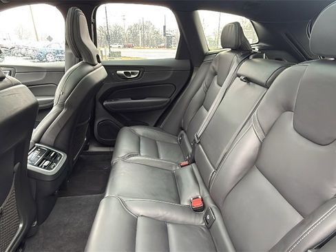 Certified 2024 Volvo XC60 B5 Ultimate w/ Climate Package image 27