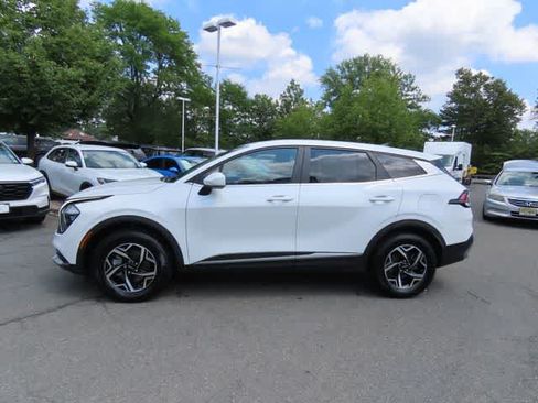 Used 2023 Kia Sportage LX AWD/4WD image 3