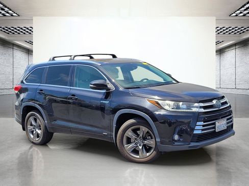 Used 2017 Toyota Highlander Limited Platinum w/ Carpet Mat Package AWD/4WD image 2