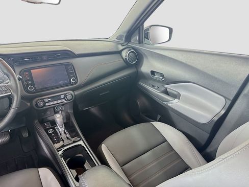 Used 2022 Nissan Kicks SR w/ Premium Package FWD image 23