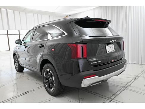 New 2026 Kia Sorento S image 5